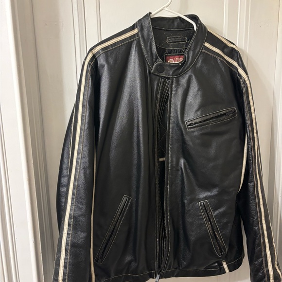 Lance Collarless Leather Moto Jacket. Leather made since 1899. - Picture 3 of 6